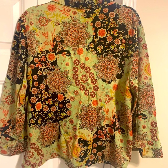 Tianello XL Floral Top - Picture 4 of 13